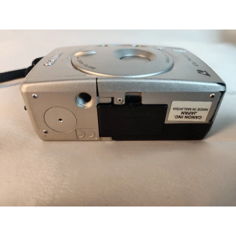 Vintage Canon Elph LT APS Camera Built-in Flash Autofocus Point/Shoot 23mm Lens